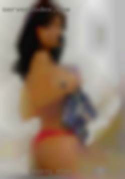 Pussy show off older lady looking licke pussie.