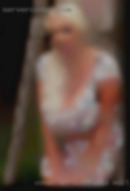 Woman affair fucks multiple men.